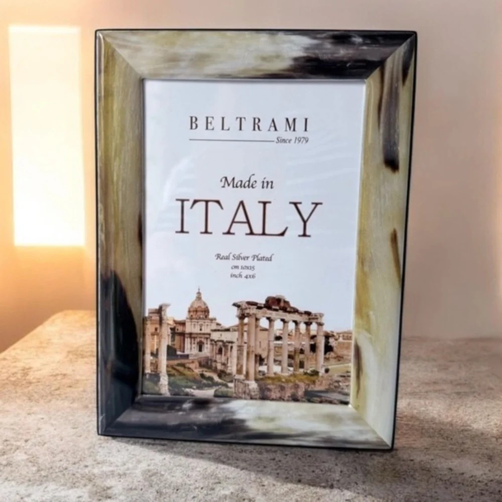 Marble-Effect Picture Frame in Cream and Brown modern made in Italy. 4”x6 photo